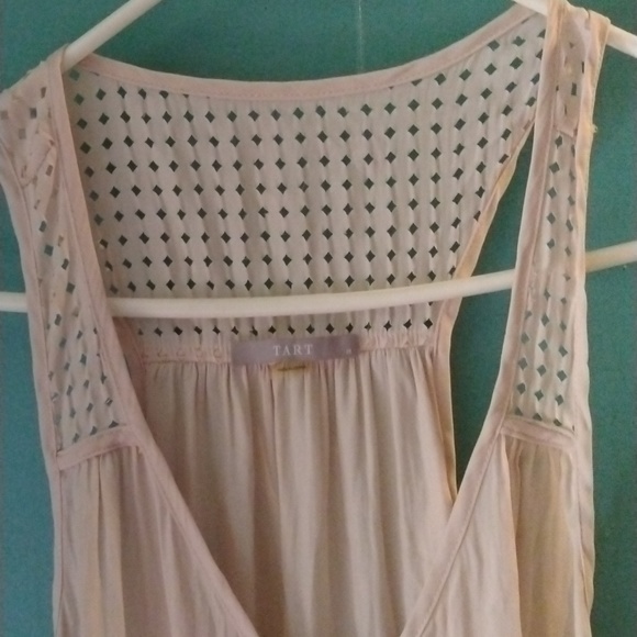 Super cute flowey light cream tank! - Picture 6 of 10